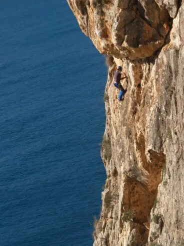 Nuevas rutas de escalada en Ambolo