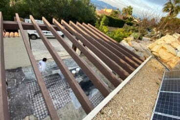 Vigas de un porche antes del tratamiento de Pinturas Juanvi Ortolà