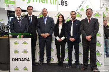 Directivos en la inauguración de Leroy Merlín Compact en Ondara