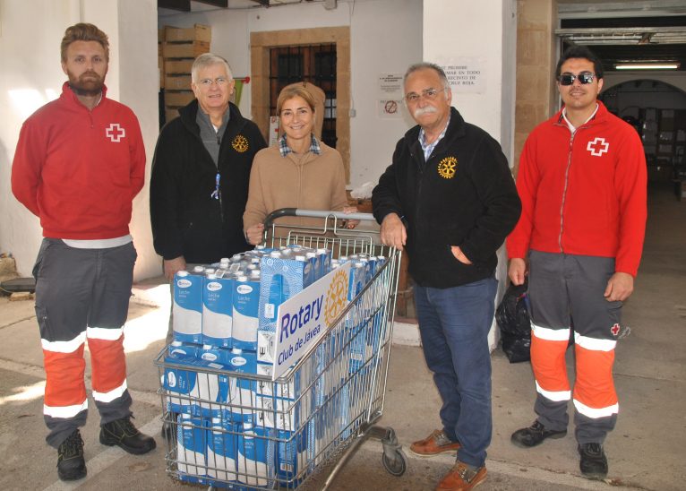 Donación Rotary Club Jávea a Cruz Roja Jávea