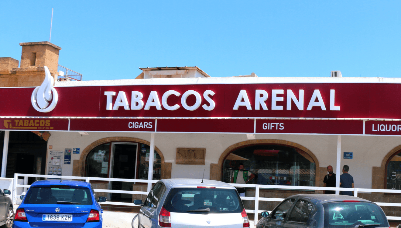 Fachada estanco Arenal