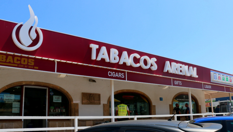 Tabakladen Fassade Tabacos Arenal