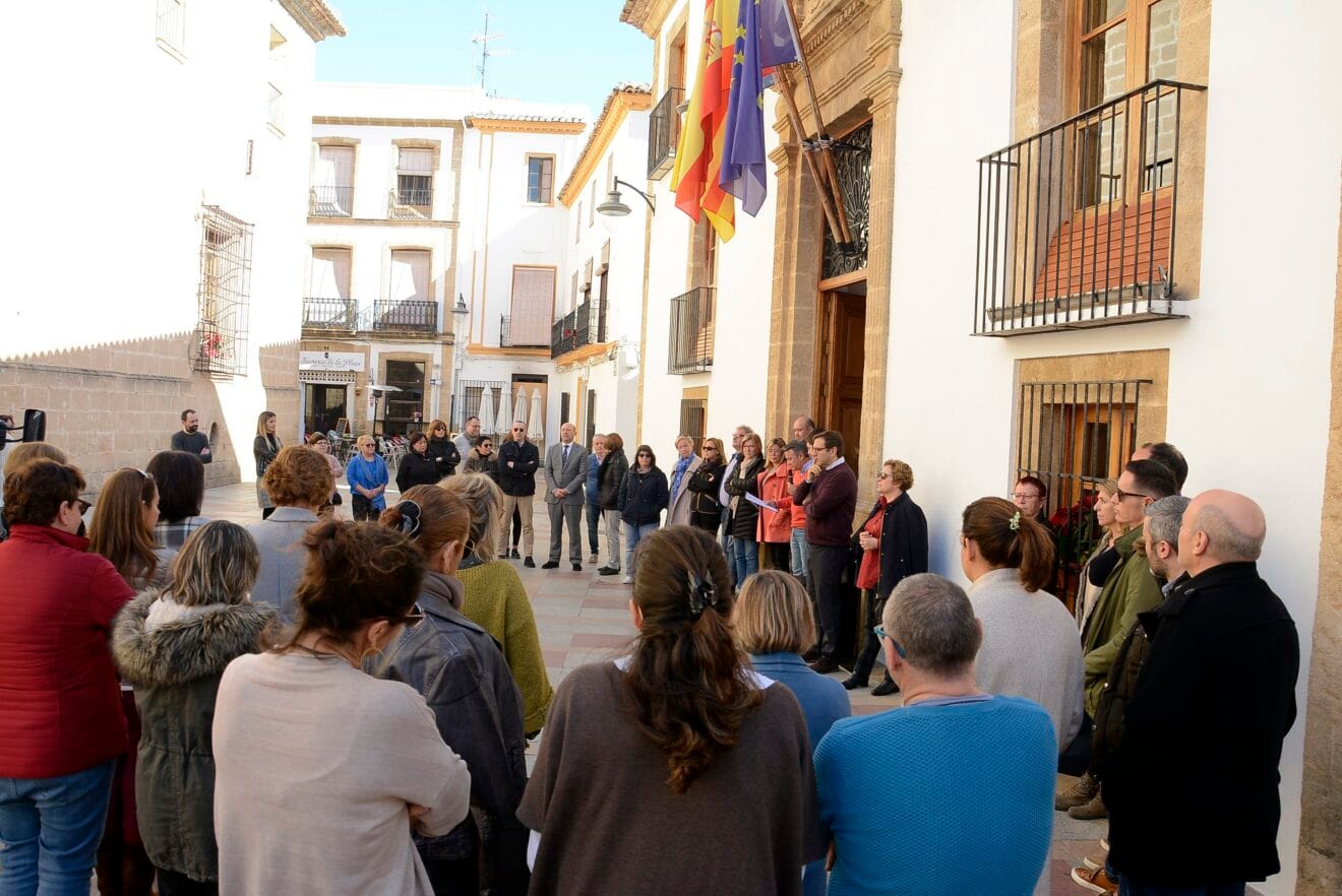 Minuto de silencio de violencia de género