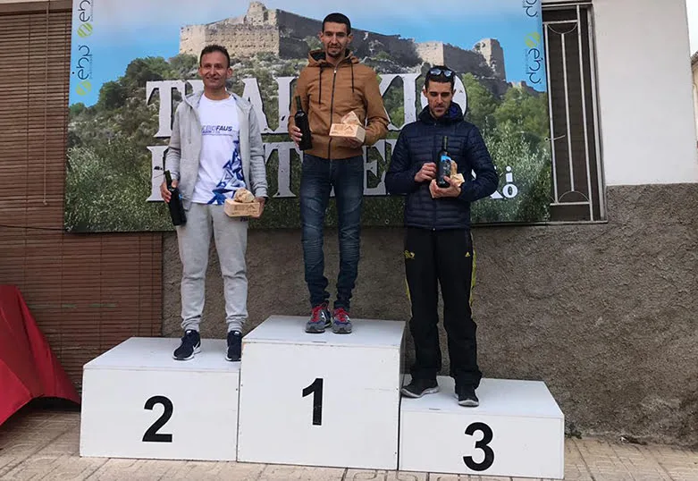 Moha en lo alto del podio en Llutxent