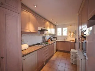 Cocina independiente Atina Inmobiliaria Jávea