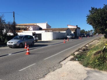 Doble línea continua en la CV 734