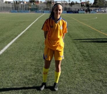Gema Soliveres visitiendo la camiseta de la Selección Valenciana Sub 18