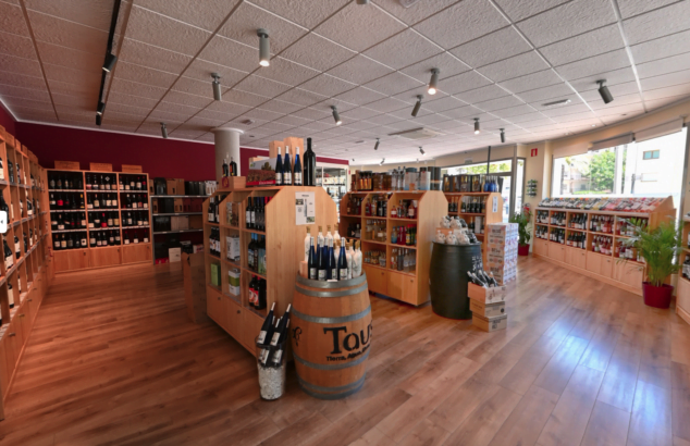 Imagen: Interior de la tienda Casa del Vino