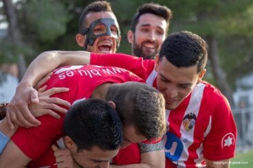 Jugadores del CD Jávea celebrando un gol