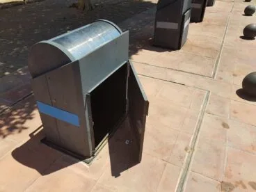 Puertas de contenedores abiertas