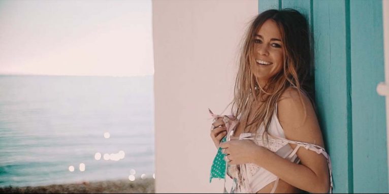 Sofía Ellar graba videoclip en Xàbia