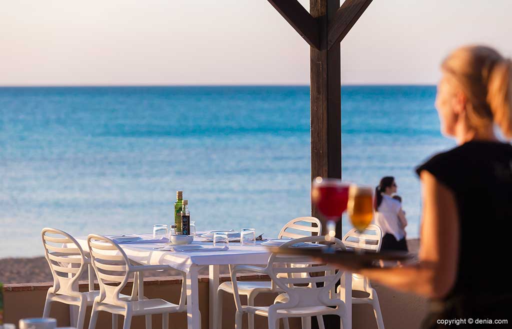 Terraza ideal para disfrutar del mar Restaurant Noguera