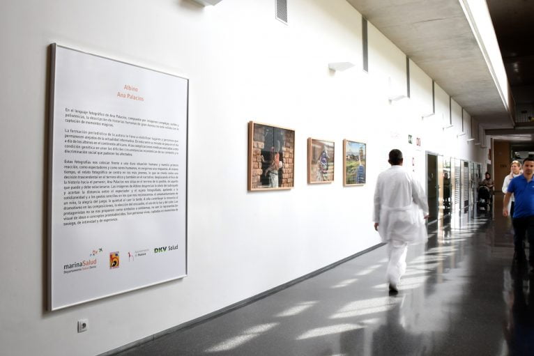 Exposición 'Albino' de Ana Palacios en el Hospital de Dénia