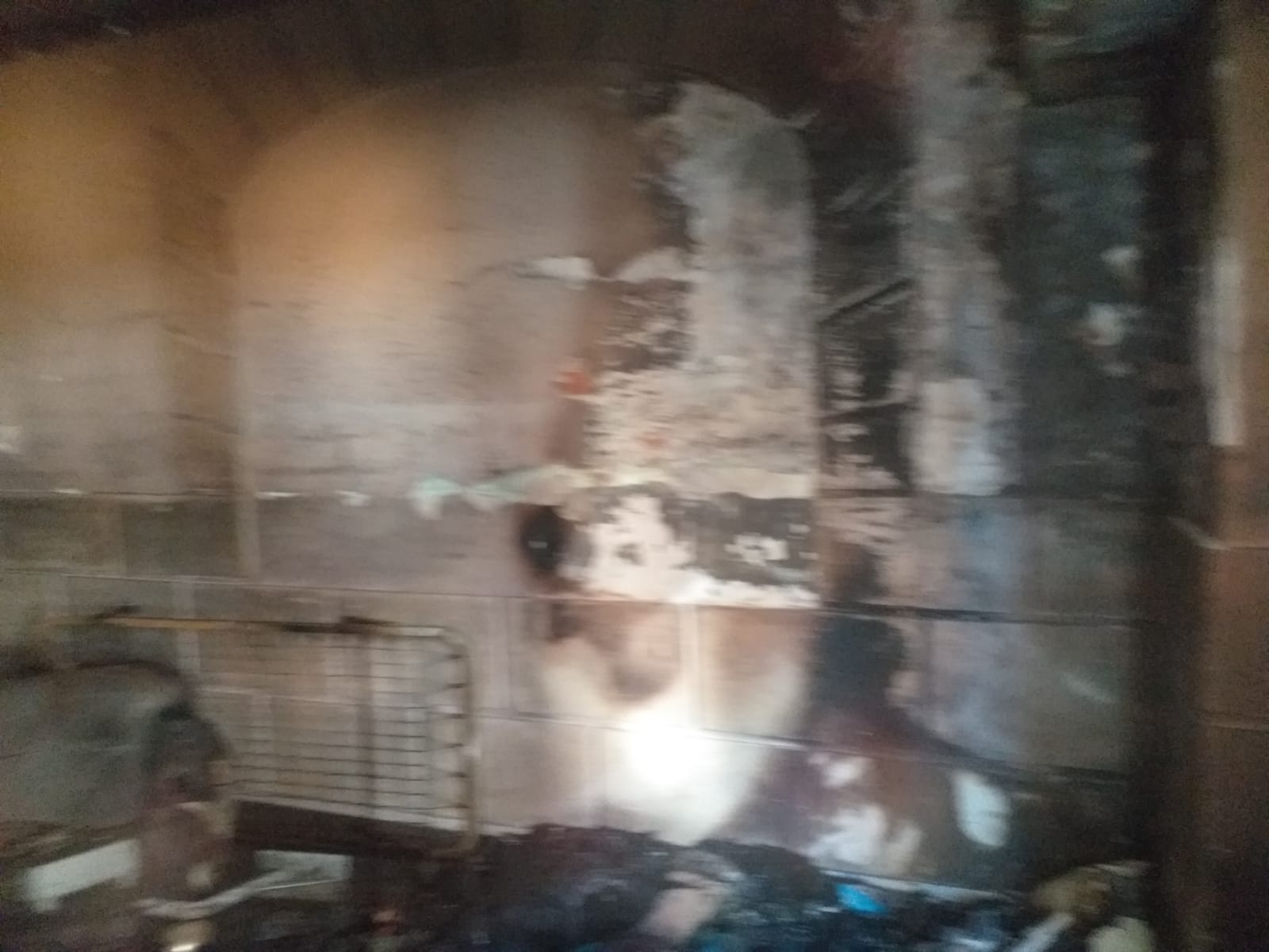 Incendio en el interior de una planta baja