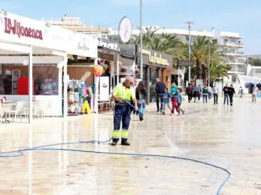 50 operarios trabajan en la vuelta a la normalidad de Xàbia