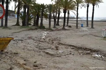 Post temporal de lluvia en la Playa del Arenal