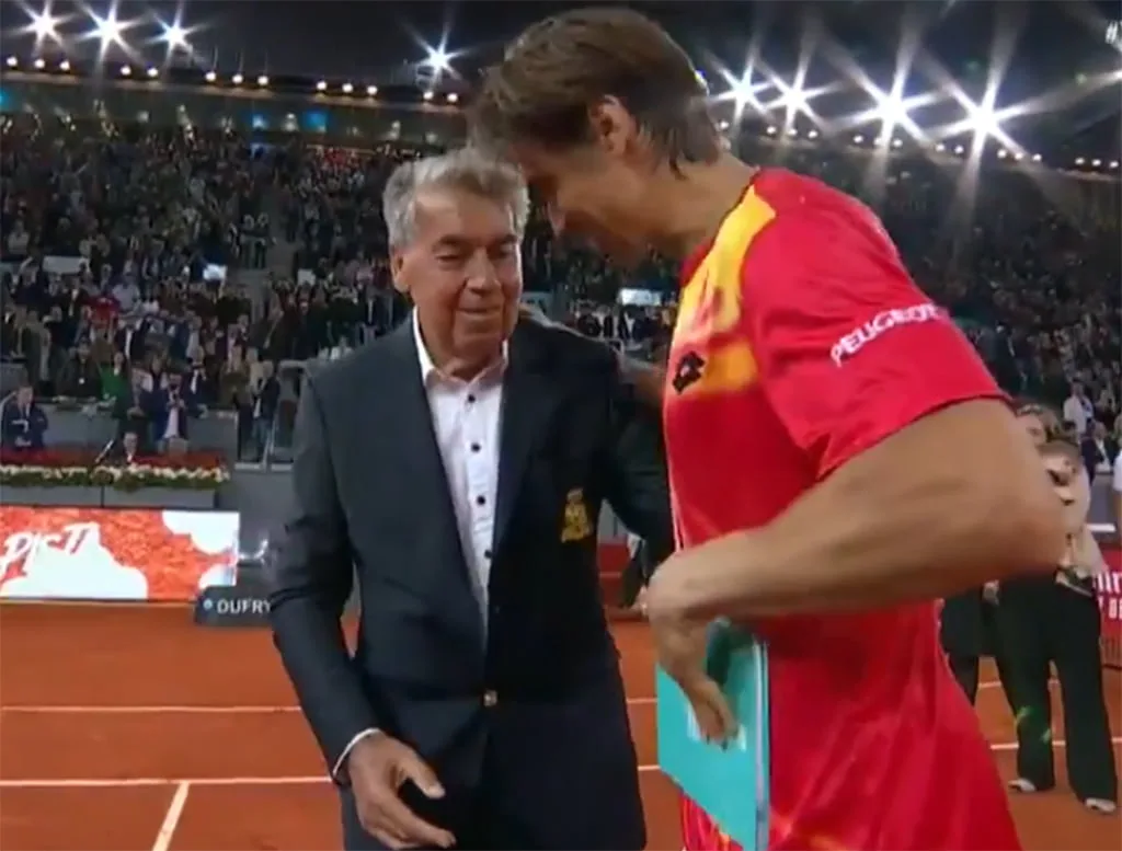 Dos leyendas del tenis español Manolo Santana y David Ferrer