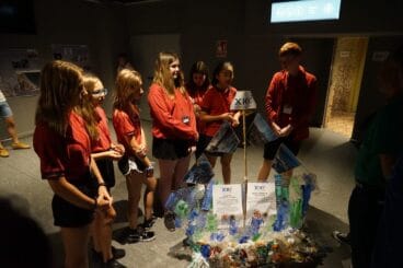 Alumnos del XIC presentando su proyecto