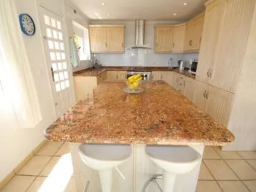 Cocina Balcón Al Mar – Atina Inmobiliaria
