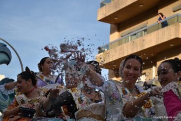 Desfile de Carrozas Fogueres Xàbia 2019 (19)