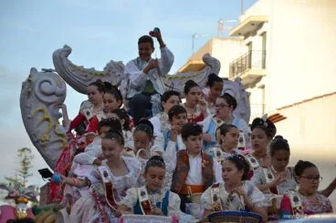 Desfile de Carrozas Fogueres Xàbia 2019 (52)