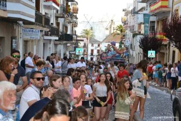 Desfile de Carrozas Fogueres Xàbia 2019 (75)