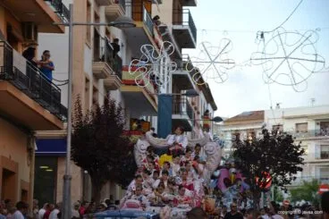 Desfile de Carrozas Fogueres Xàbia 2019 (76)