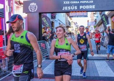 Mª Isabel Ferrer tras cruzar la meta