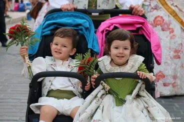 Ofrenda de flores a San Juan-Fogueres 2019 (111)