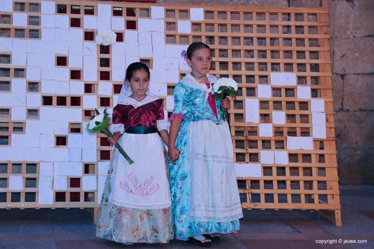 Ofrenda de flores a San Juan-Fogueres 2019 (126)