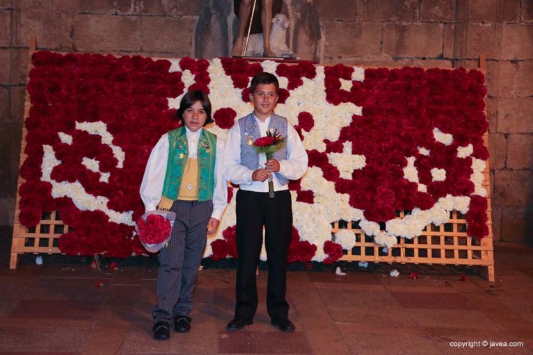 Ofrenda de flores a San Juan-Fogueres 2019 (213)