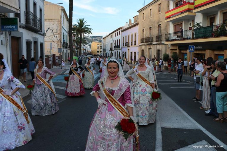 Ofrenda de flores a San Juan-Fogueres 2019 (23)