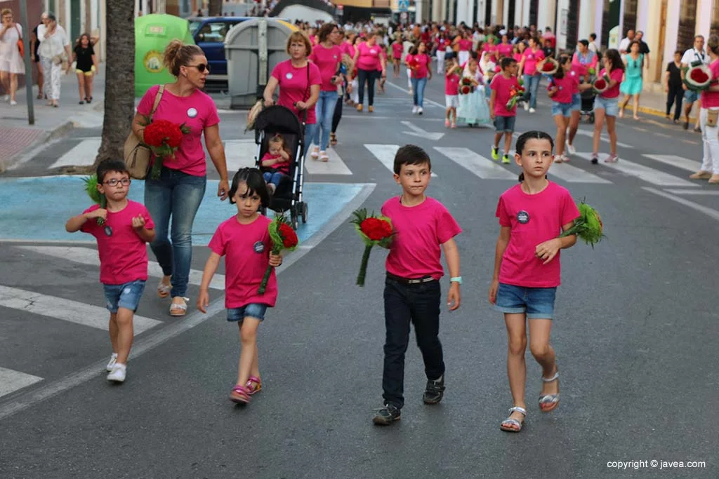 Ofrenda de flores a San Juan-Fogueres 2019 (43)
