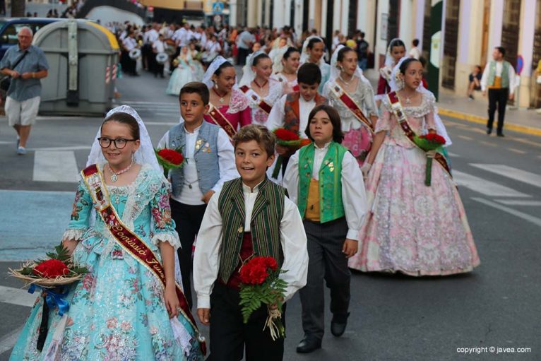 Ofrenda de flores a San Juan-Fogueres 2019 (73)