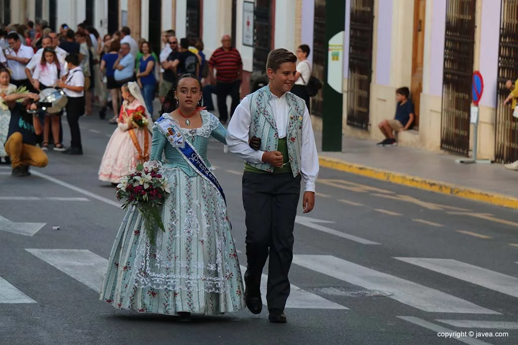 Ofrenda de flores a San Juan-Fogueres 2019 (75)