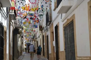 Visita a las calles engalanadas