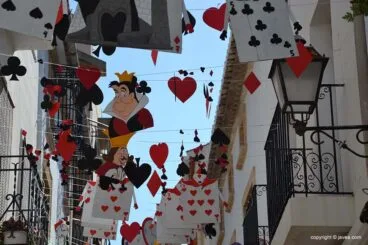 Visita a las calles engalanadas