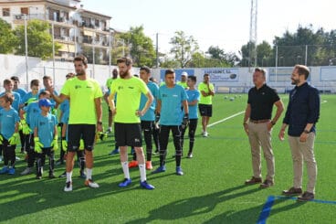 El alcalde y el concejal de Deportes no se han querido perder el inicio del curso que dirige Adrián Ortolá