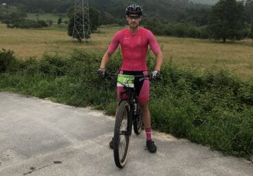 Ivars con su bicicleta