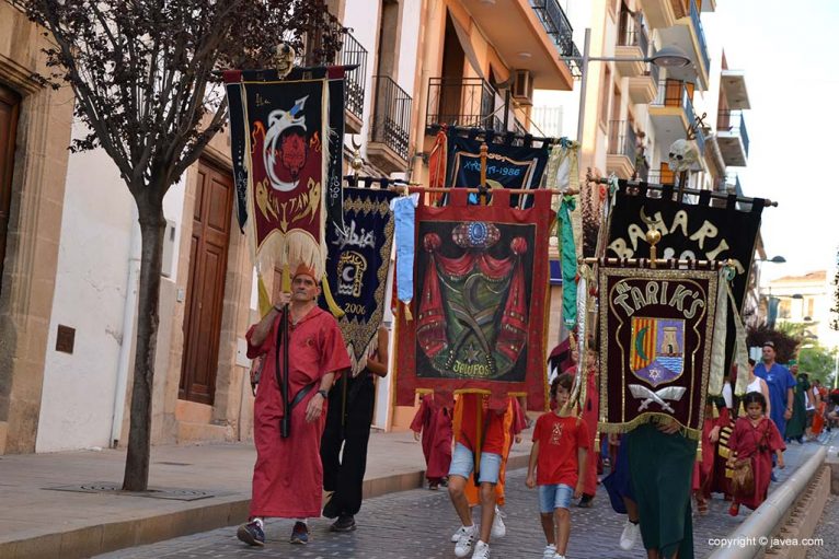 The Moorish and Christian Filaes visit the historic center