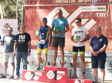 Omar Gómez en el podio