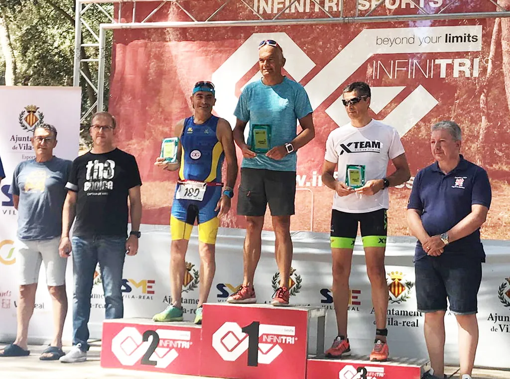 Omar Gómez en el podio