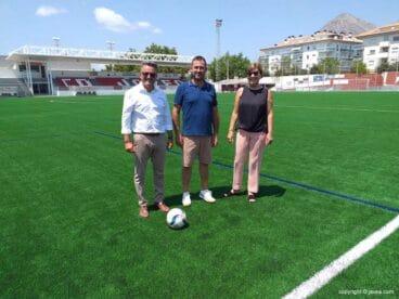 Renovación del césped del campo de futbol Xàbia