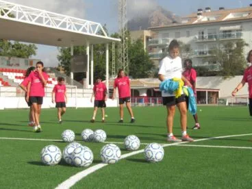 Campus de fútbol femenino Xàbia