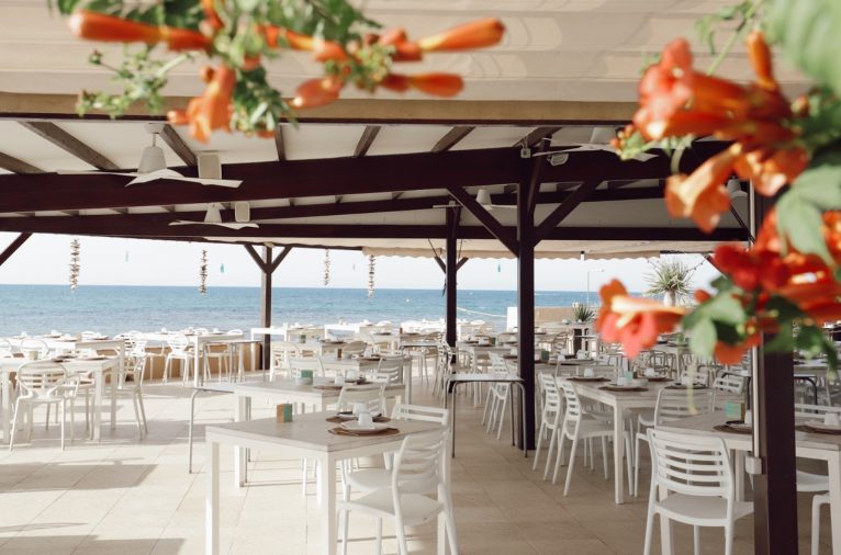 Restaurante bonita al lado del mar en Dénia - Restaurant Noguera