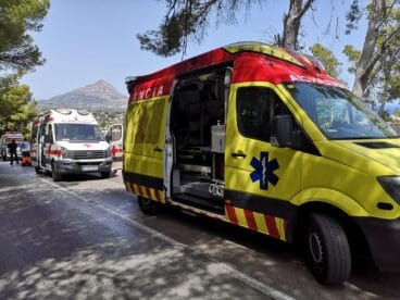 Ambulancia de Cruz Roja y SAMU