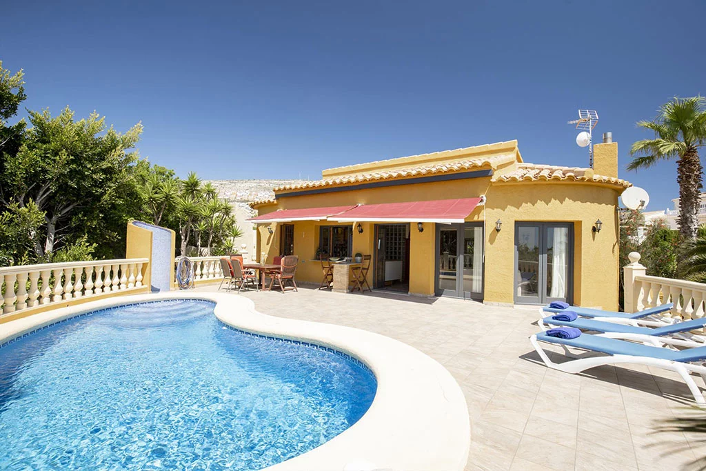 Casa con piscina privada en Cumbre del Sol – Quality Rent a Villa