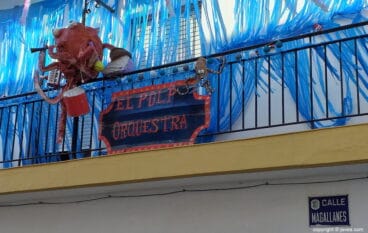 Balcón de la Calle Magallanes engalanado