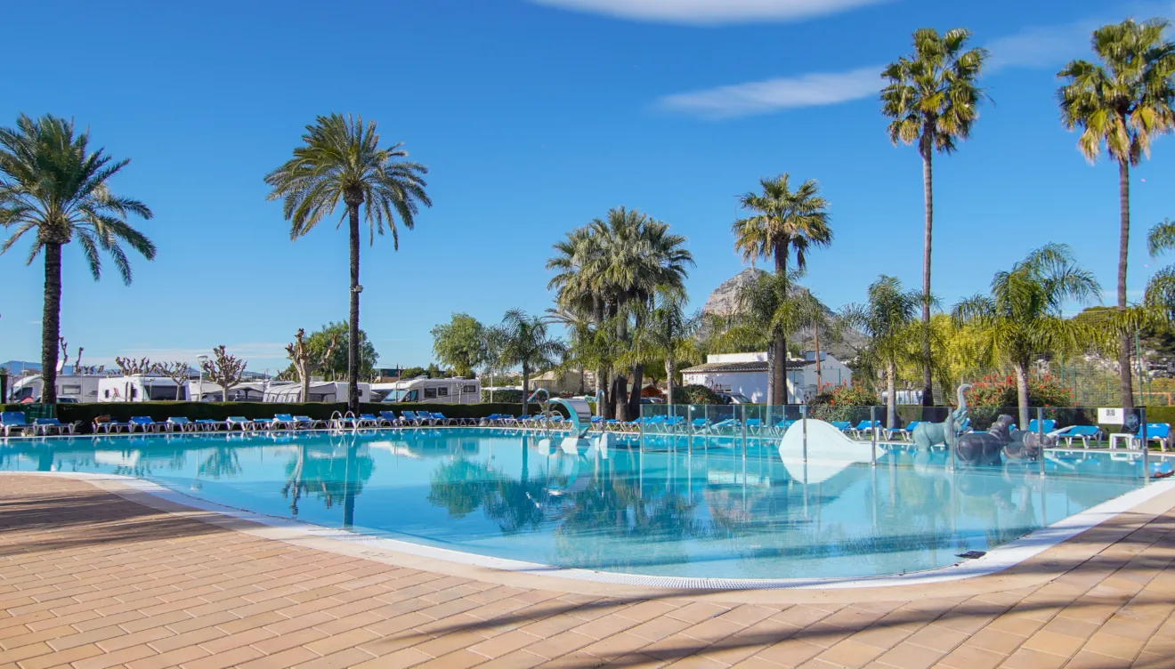 Camping con vistas al Montgó