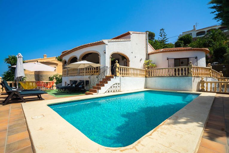 Xalet amb piscina de lloguer de vacances a Xàbia - Aguila Rent a Vila